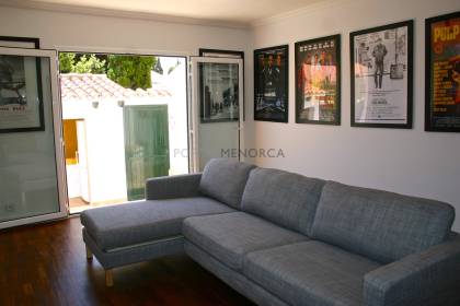 Impresionante chalet de 5 dormitorios, licencia turística, vistas al mar y piscina en Santa Ana