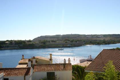 Impresionante chalet de 5 dormitorios, licencia turística, vistas al mar y piscina en Santa Ana