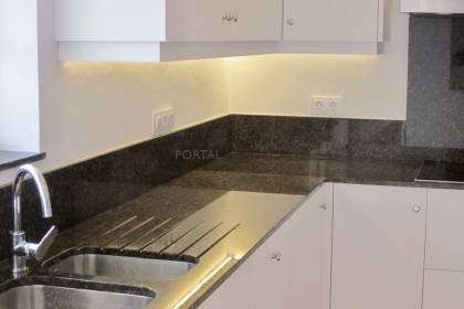 Impresionante chalet de 5 dormitorios, licencia turística, vistas al mar y piscina en Santa Ana
