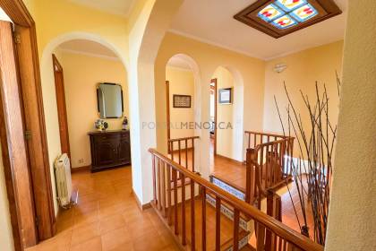 Villa de 4 chambres avec piscine, intimité et espaces extérieurs