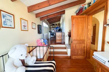 Villa de 4 chambres avec piscine, intimité et espaces extérieurs