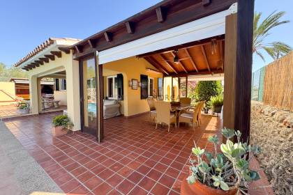 Villa de 4 chambres avec piscine, intimité et espaces extérieurs