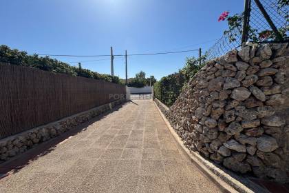 Villa de 4 chambres avec piscine, intimité et espaces extérieurs