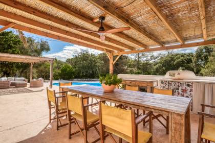 Renovated Villa with Private Pool, Tennis Court and Sea Views in Alcaufar