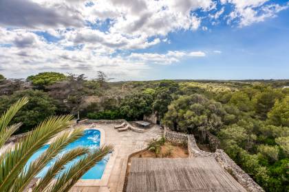 Renovated Villa with Private Pool, Tennis Court and Sea Views in Alcaufar