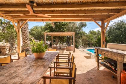 Renovated Villa with Private Pool, Tennis Court and Sea Views in Alcaufar