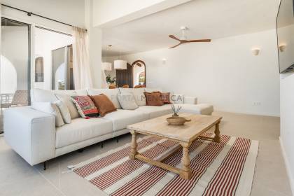 Villa with spectacular sea views and tourist licence in Cala Morell