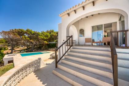 Villa with spectacular sea views and tourist licence in Cala Morell