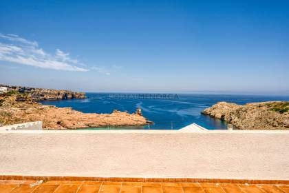 Villa with spectacular sea views and tourist licence in Cala Morell