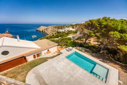 Villa with spectacular sea views and tourist licence in Cala Morell