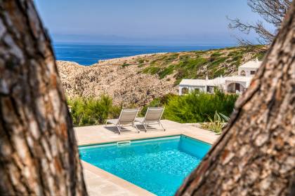 Villa with spectacular sea views and tourist licence in Cala Morell