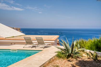 Villa with spectacular sea views and tourist licence in Cala Morell
