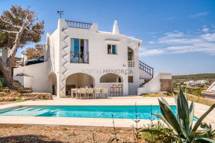Villa with spectacular sea views and tourist licence in Cala Morell