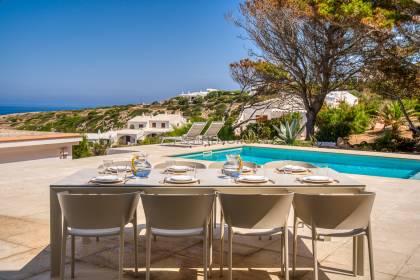 Villa with spectacular sea views and tourist licence in Cala Morell