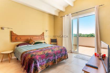 Villa moderne de 3 chambres située dans le paisible village de Trebalúger.
