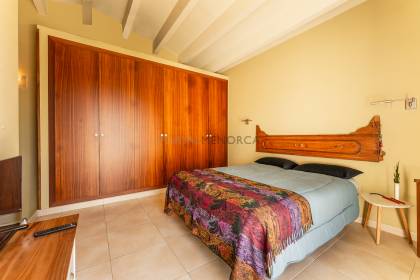 Villa moderne de 3 chambres située dans le paisible village de Trebalúger.

