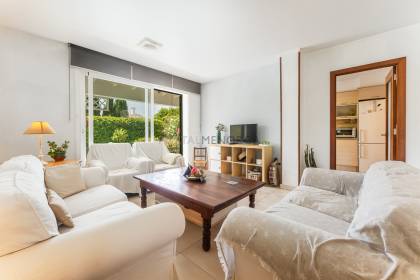 Villa moderne de 3 chambres située dans le paisible village de Trebalúger.

