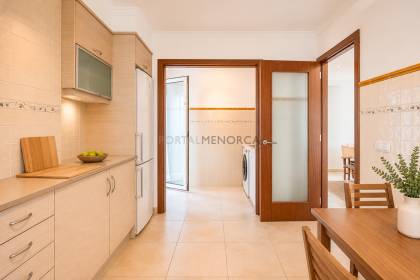 Villa moderne de 3 chambres située dans le paisible village de Trebalúger.

