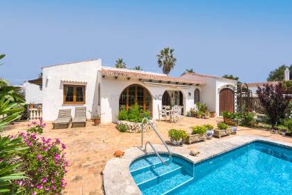 Une villa privée avec piscine à Trebalúger, Es Castell.