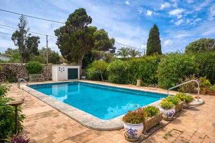 Une villa privée avec piscine à Trebalúger, Es Castell.