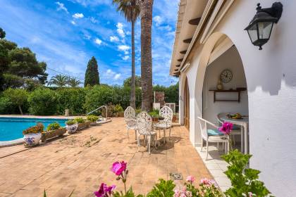 Une villa privée avec piscine à Trebalúger, Es Castell.