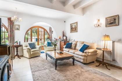 Une villa privée avec piscine à Trebalúger, Es Castell.