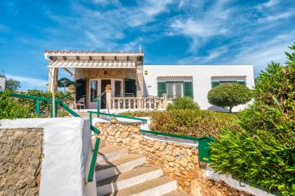 Renovated villa with sea views in S'Algar