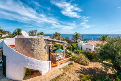 Renovated villa with sea views in S'Algar