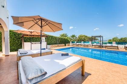 A spectacular 6 bedroom villa with annex and sea views in Binibeca