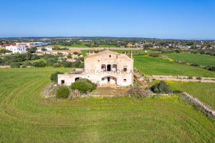 Rustic property to reform near Ciutadella.