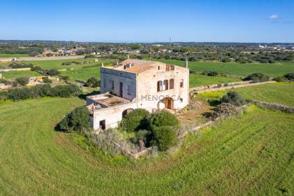 Rustic property to reform near Ciutadella.