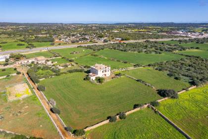 Rustic property to reform near Ciutadella.