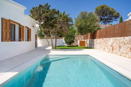 Interesting fully refurbished villa in Cala'n Bosch