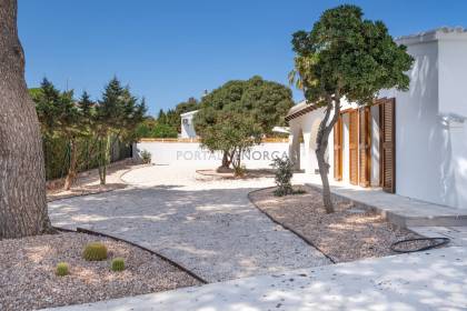 Interesting fully refurbished villa in Cala'n Bosch