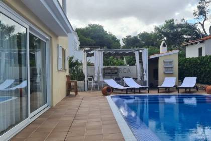 Villa avec piscine et licence touristique à Cala Blanca