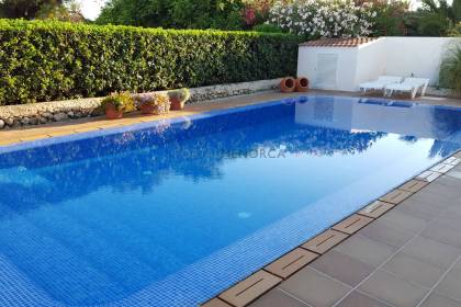 Villa with swimming pool and tourist rental license in Cala Blanca