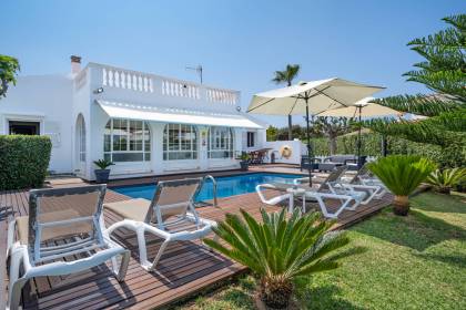 Villa with pool and tourist rental licence in Cala en Bosc