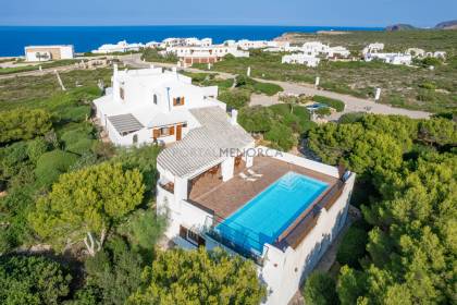 Magnificent villa with pool and sea views in Cala Morell