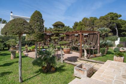 Superb chalet in the exclusive Cala Morell residential area