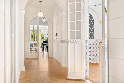 Spectacular private flat in the centre of Ciutadella.