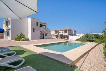 Chalet en Calan Blanes con vistas al mar.