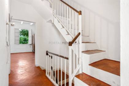 Casa en Ciutadella con patio y vistas al campo.