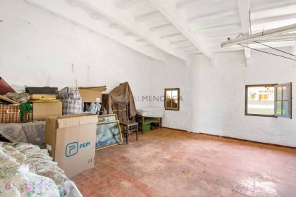 Casa en Ciutadella con patio y vistas al campo.