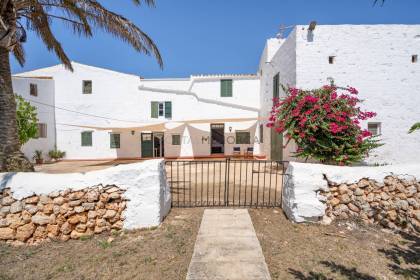 Two country houses, one with a tourist licence, on the south coast of Ciutadella