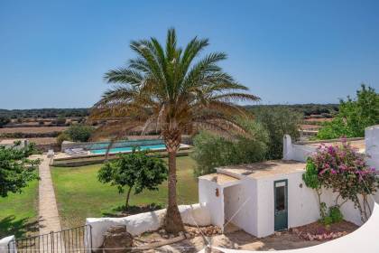 Deux maisons de campagne, une licence touristique, sur la côte sud de Ciutadella