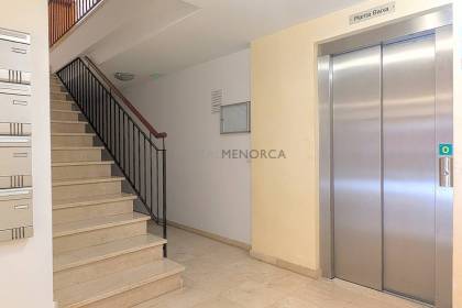 Second-floor flat with lift near Ciutadella's Seafront Promenade