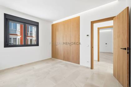 Casa en primera planta con derecho a vuelo en el centro de Ciutadella