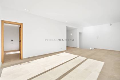 Casa en primera planta con derecho a vuelo en el centro de Ciutadella