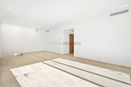 Casa en primera planta con derecho a vuelo en el centro de Ciutadella