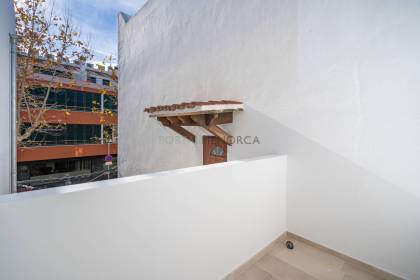 Casa en primera planta con derecho a vuelo en el centro de Ciutadella